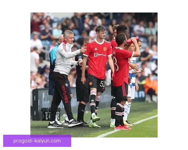 瓦拉内近期在比赛中的影响力持续显现，球队表现稳健。