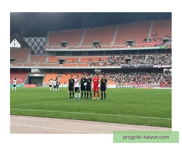 罗德里戈的左路右路切换表现稳健,展现出强大的进攻威胁 罗德里戈的左路右路切换表现稳健,展现出强大的进攻威胁