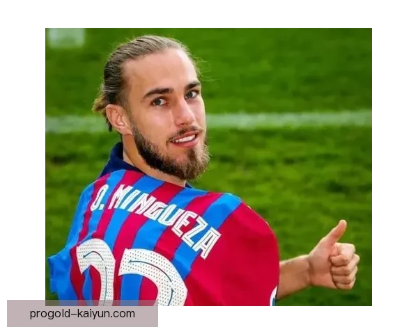 奥斯卡·明格萨持续提升表现，本赛季成为后防线的重要支柱